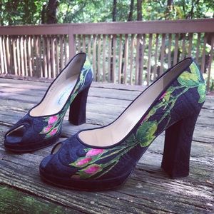 Rare floral heels by Dolce & Gabbana w dustbag